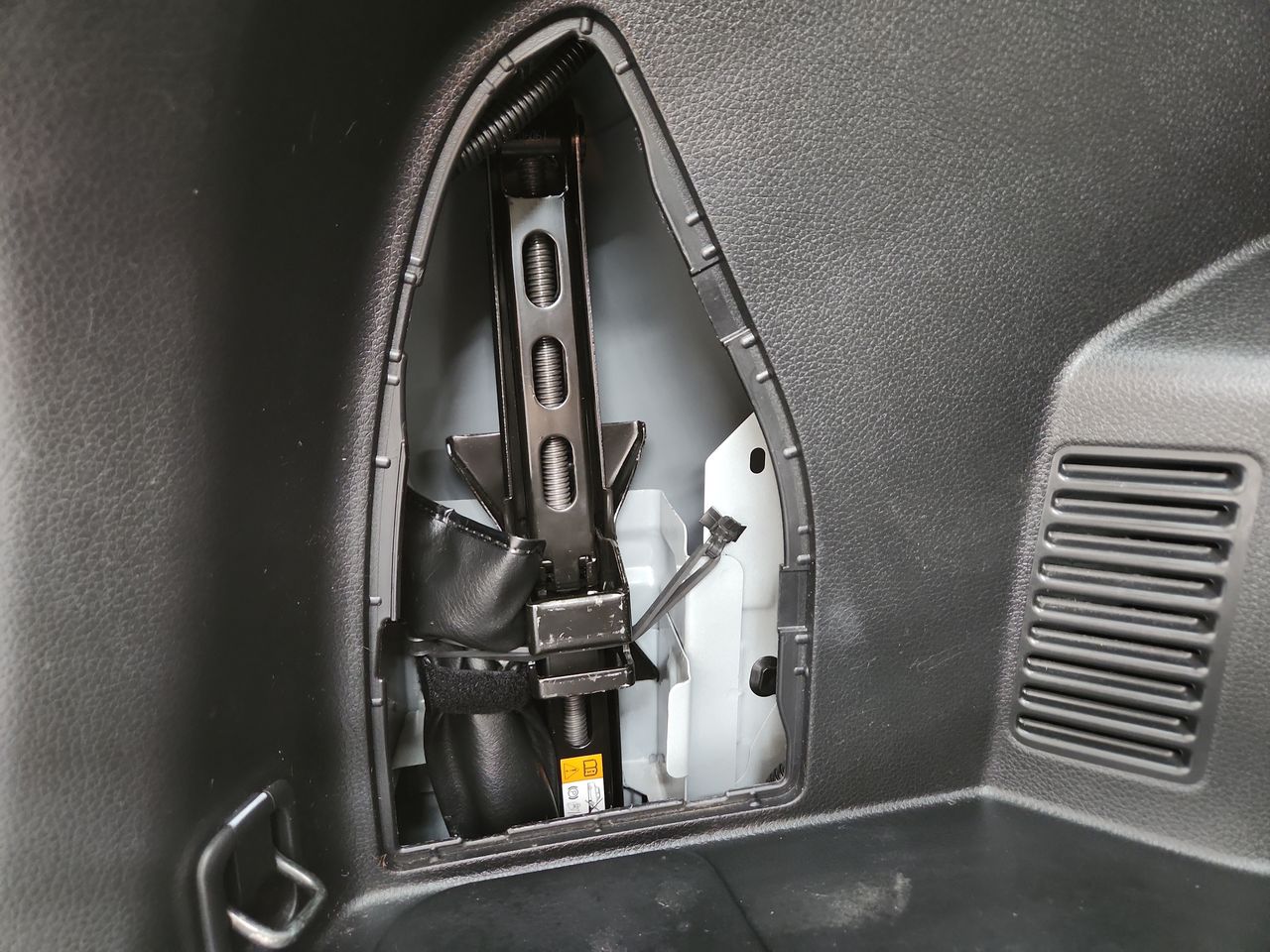 2020 Nissan X-TRAIL SENSE 2 ROW