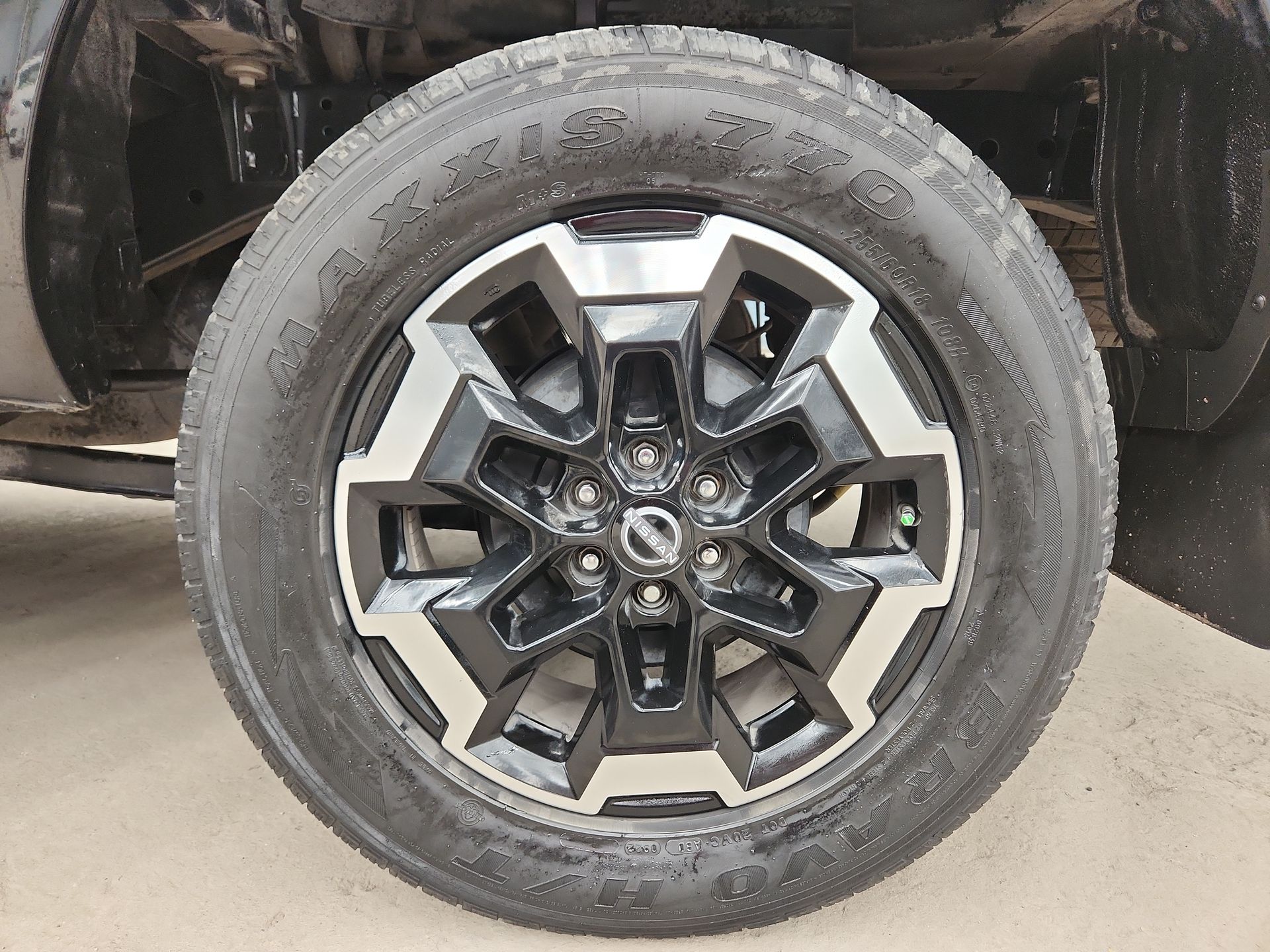 2023 Nissan FRONTIER PLATINUM LE TA 23