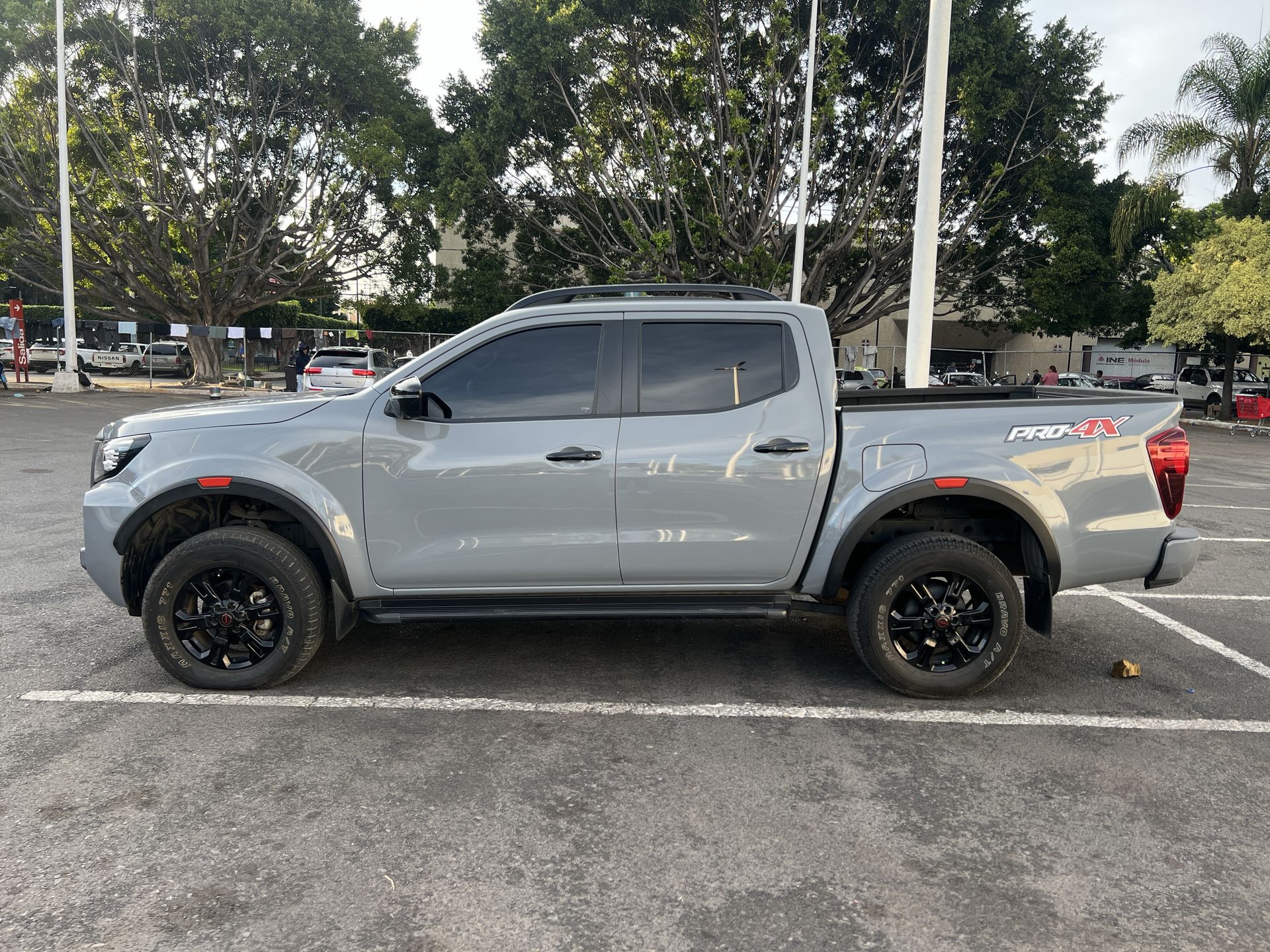 2023 Nissan FRONTIER PRO-4X 4X4 TA 23