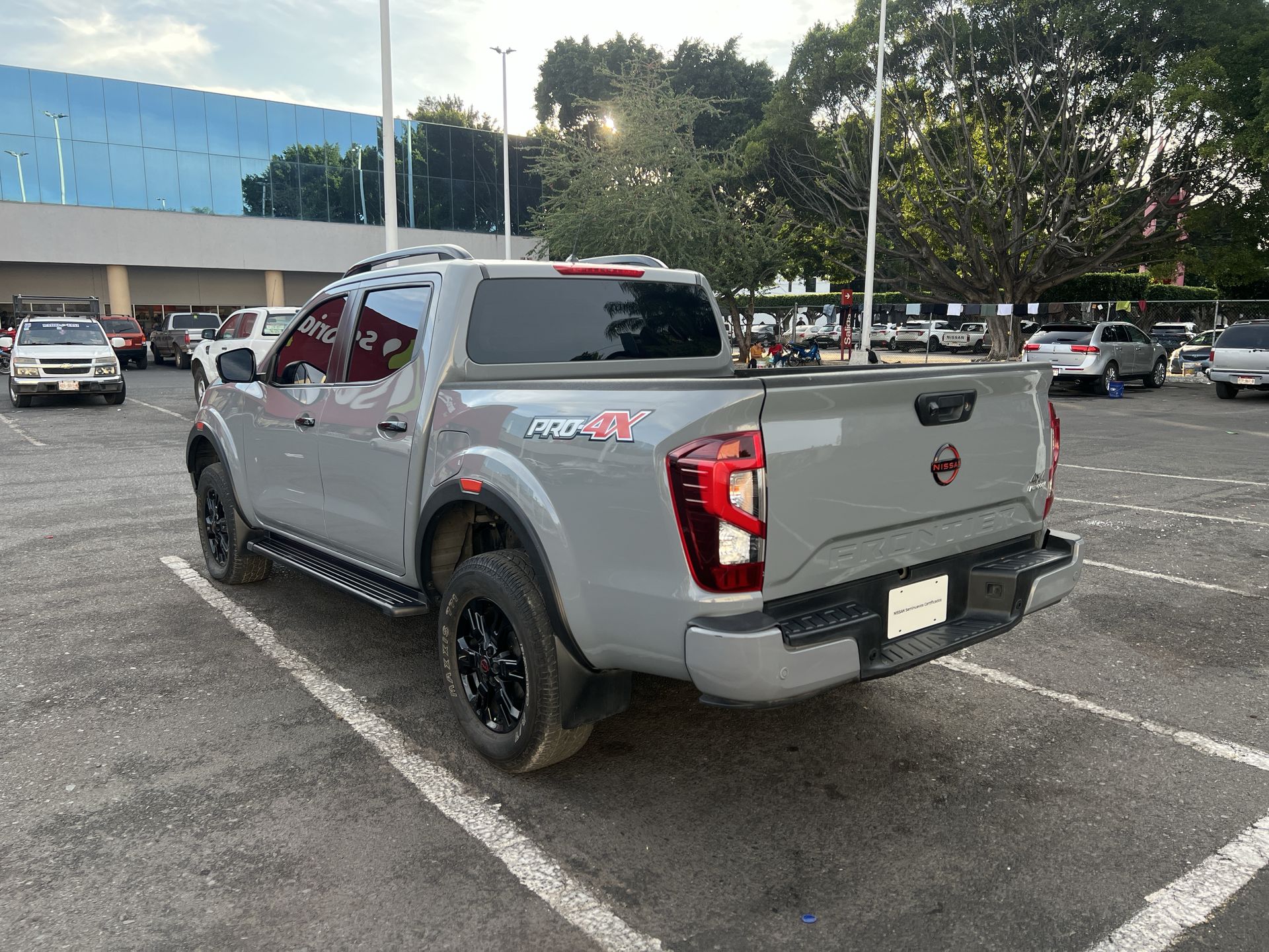 2023 Nissan FRONTIER PRO-4X 4X4 TA 23