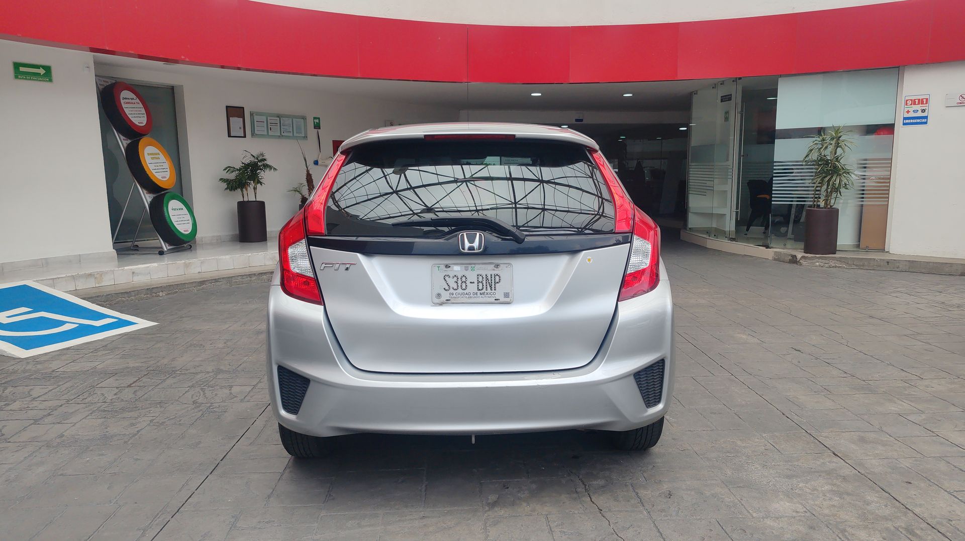 2015 Honda FIT 1.5 COOL MT