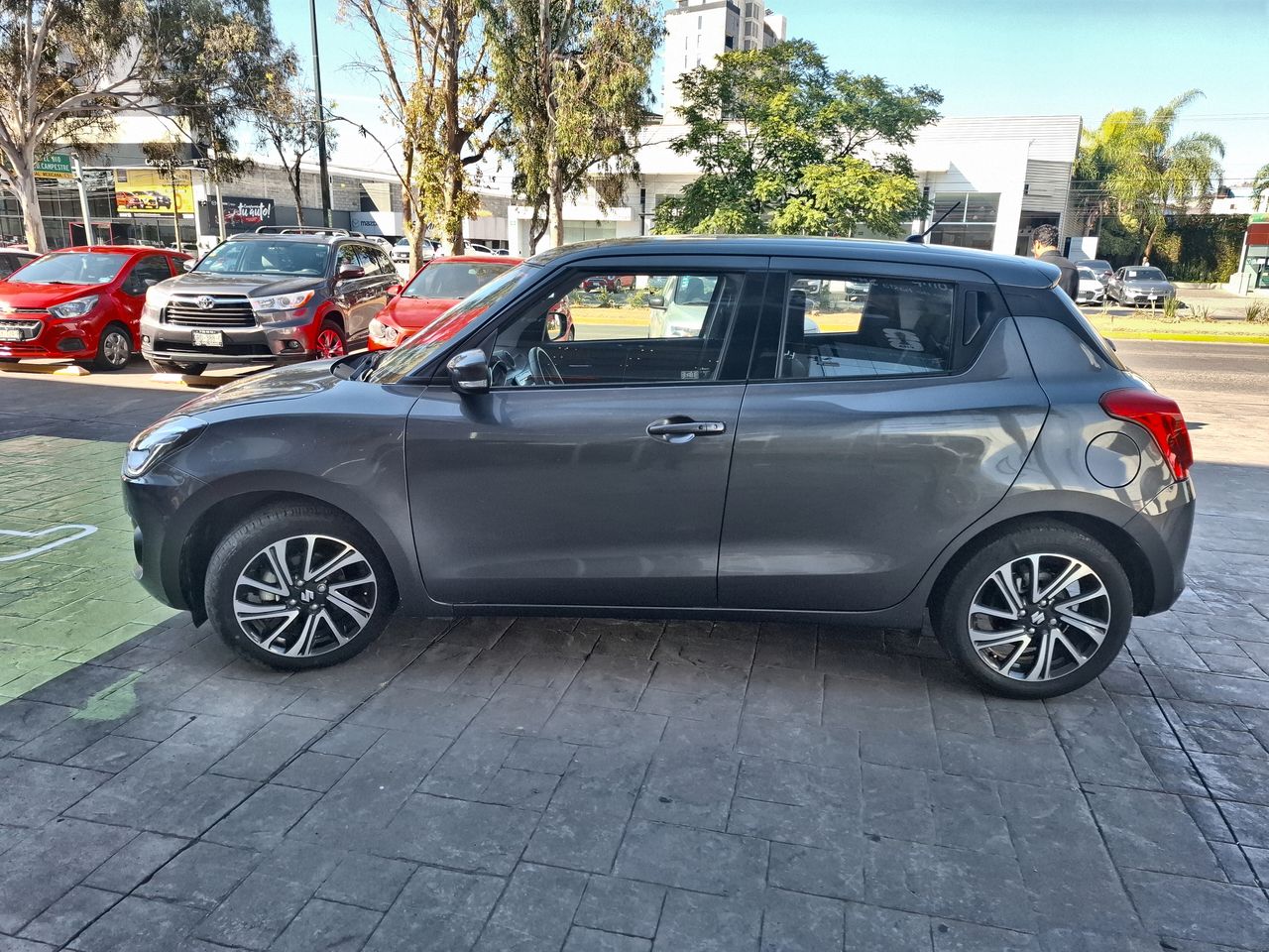 2023 SUZUKI SWIFT GLX CVT