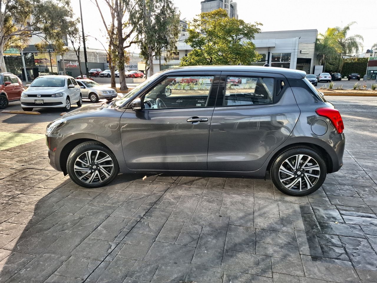 2023 SUZUKI SWIFT GLX CVT